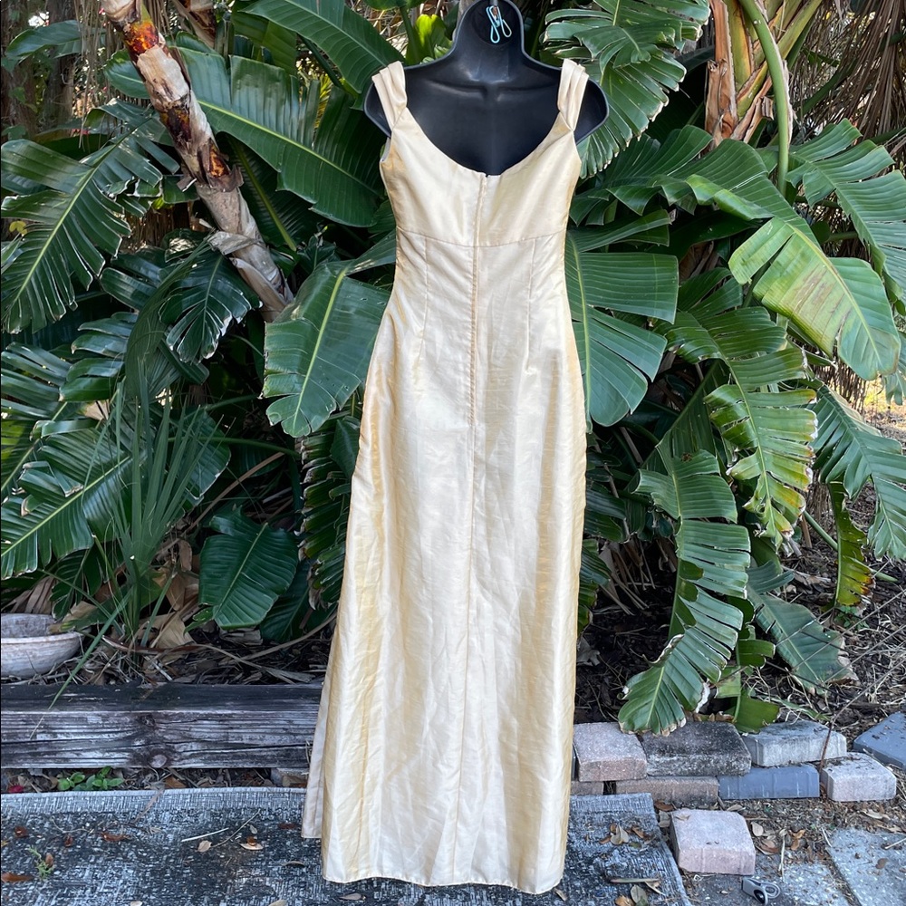 metallic gold portrait, collar column dress - Picture 3 of 11